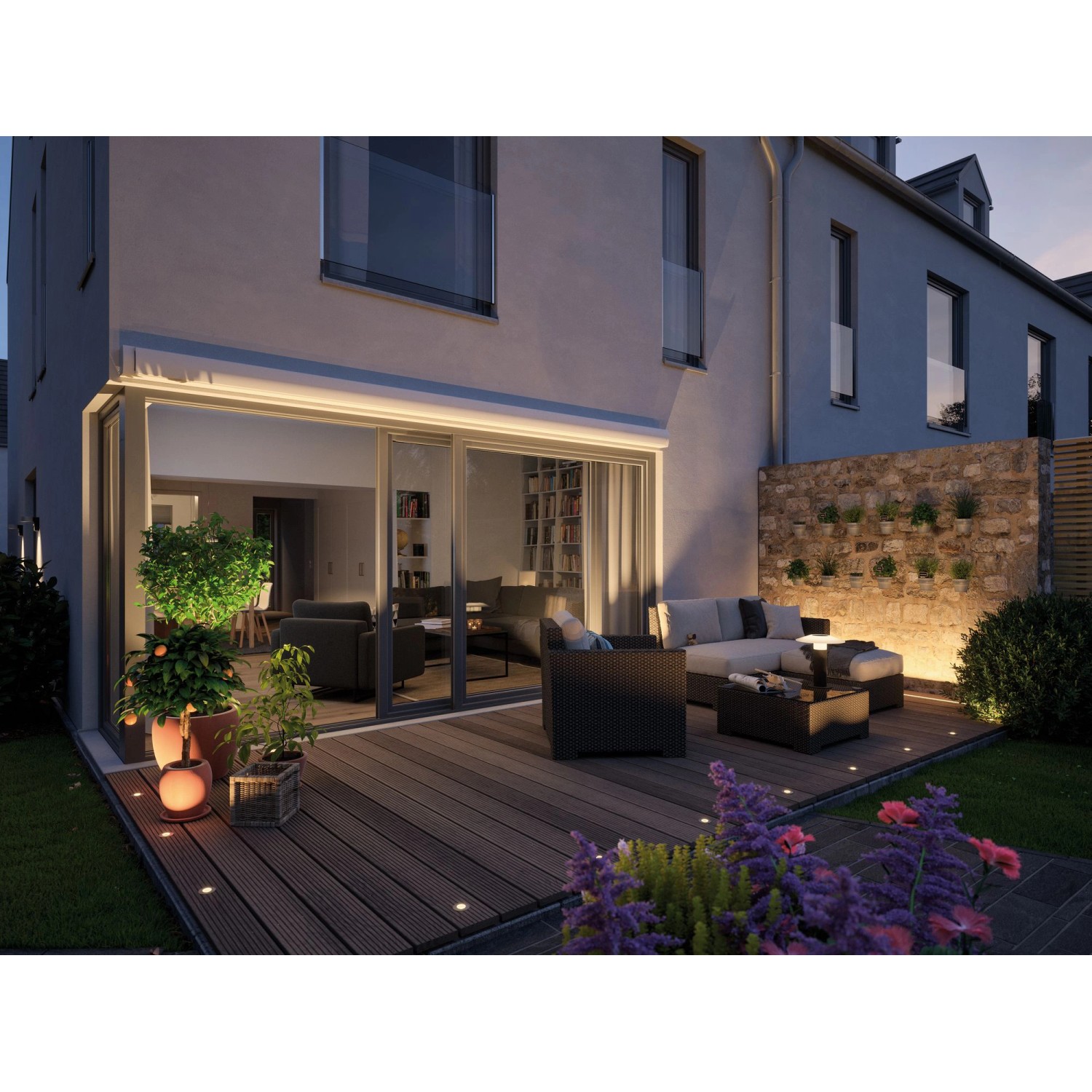 Paulmann Plug & Shine Bodeneinbaustrahler Floor Eco im Garten, warmweißes Licht.