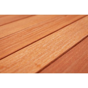 Gabiona Cumaruholz Bohlen, 4er Set für Banksitzfläche, Mahagoni Farbton, robust und langlebig.