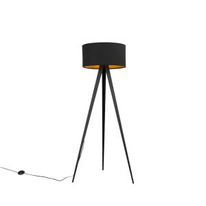 Schwarze QAZQA Stehlampe Ilse mit schwarzem Schirm und goldener Innenseite.