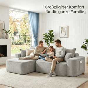 Graues 4-Sitzer Chenille Sofa mit Chaiselongue, Kissen und Seitentaschen. Familie liest entspannt im Wohnzimmer.