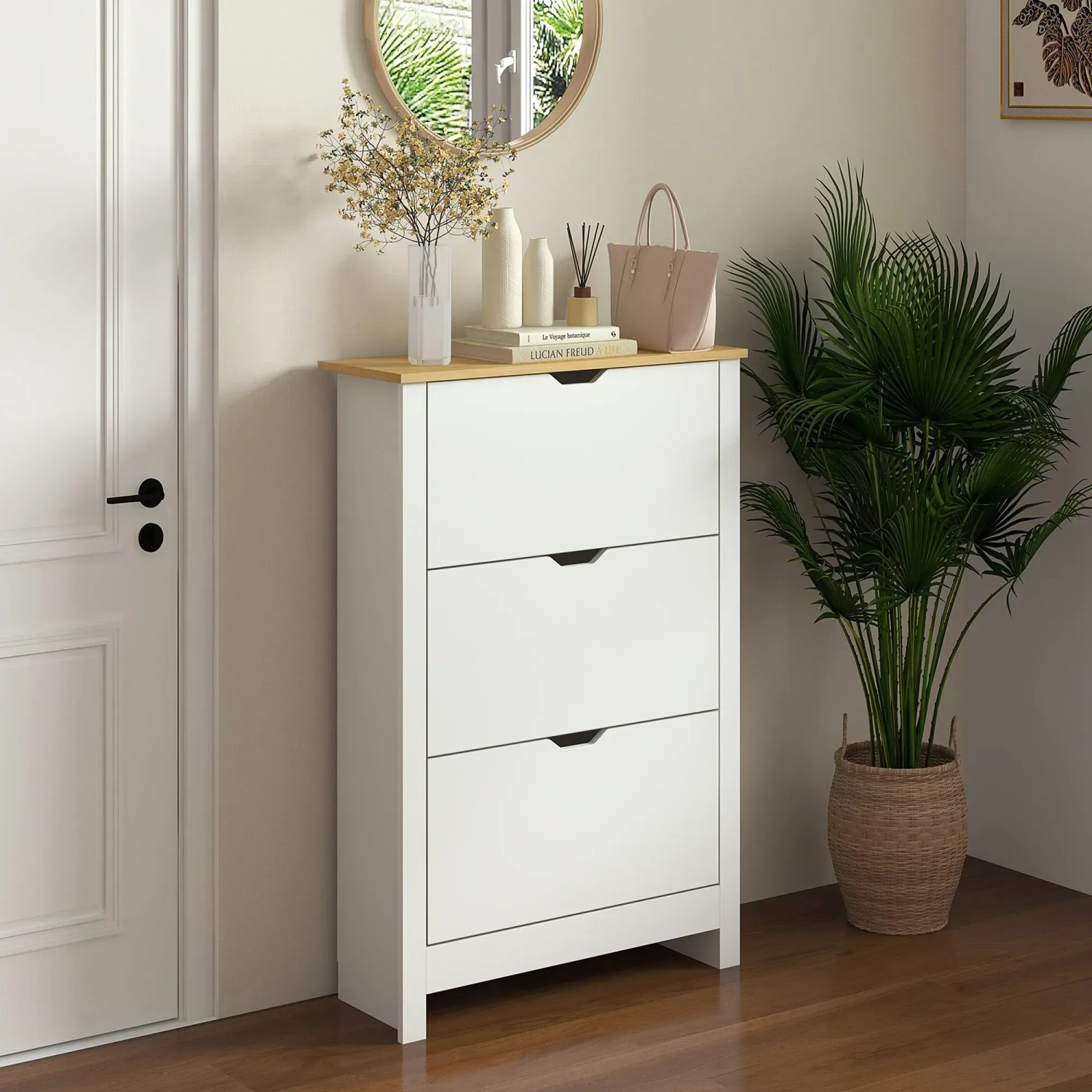 Weißer HOMCOM Schuhschrank mit 3 Klappen und Holzplatte. Schuhkommode aus Spanplatte und MDF.