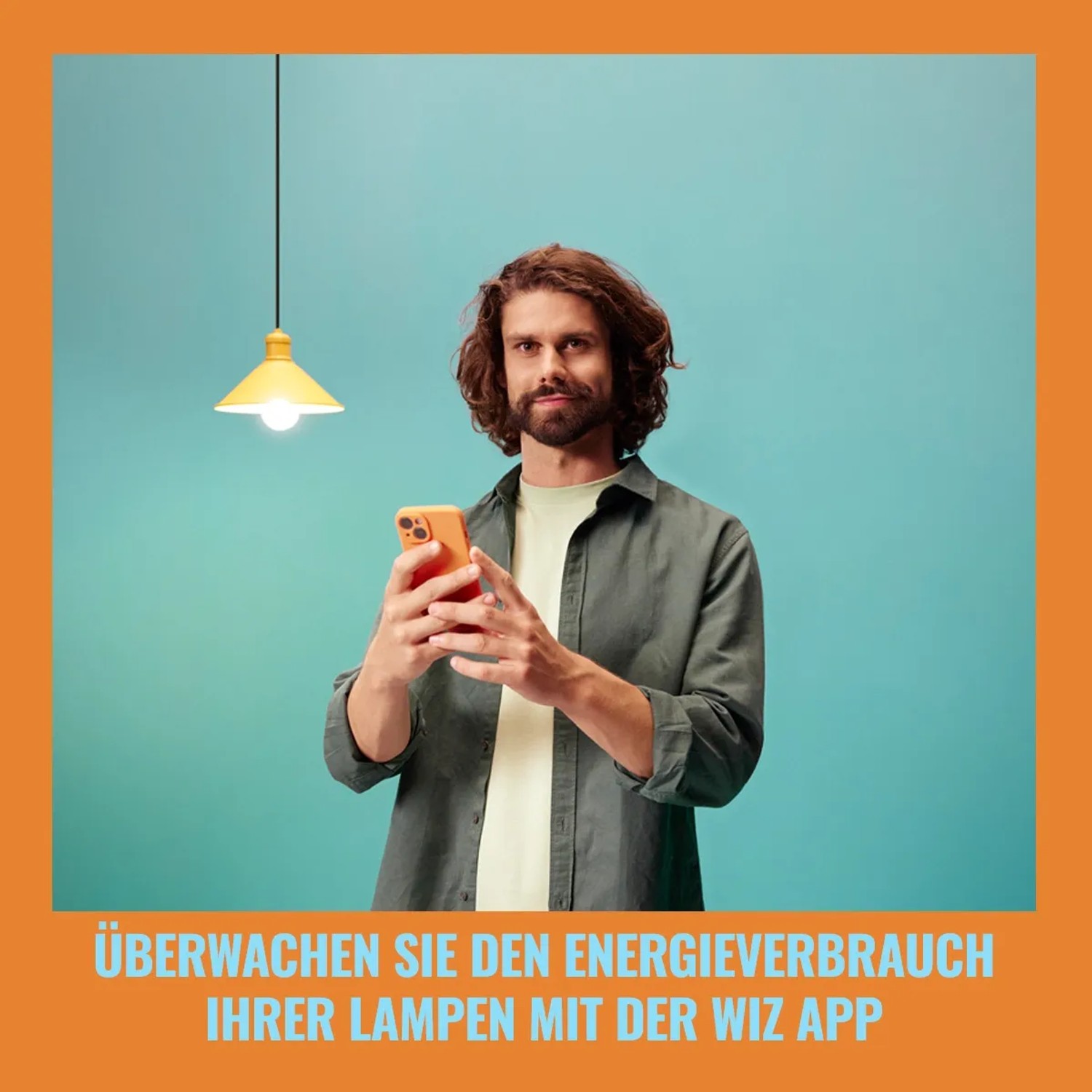 Mann steuert WiZ LED Lampe E27 per App. Smarte Glühbirne mit geringem Energieverbrauch.