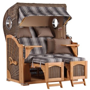 GarWoh Strandkorb Rantum Teak PE Grey Dessin 522 mit grau karierten Polstern und Teakholzrahmen.