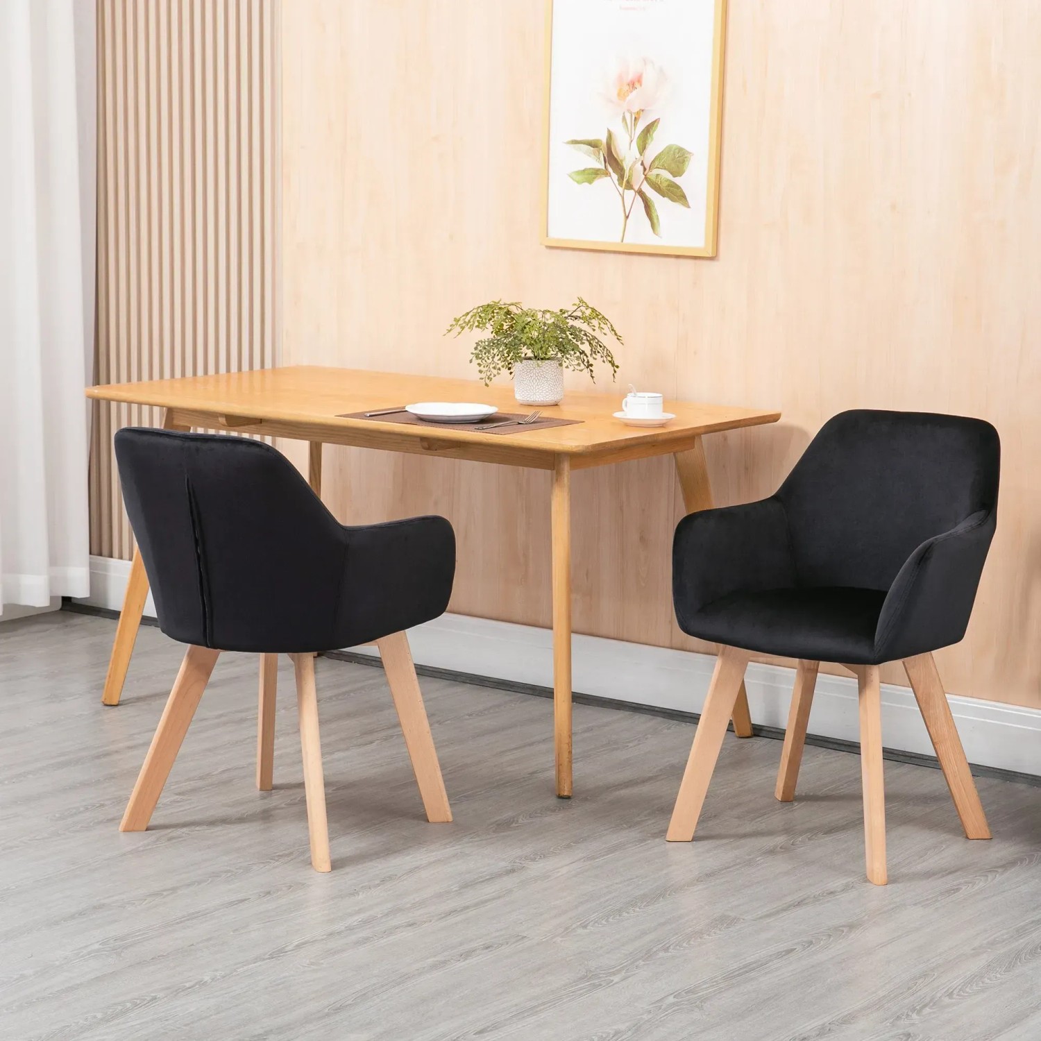 HOMCOM Esszimmerstühle, 2er Set, schwarz, mit Armlehne und Rückenlehne, vor Holztisch.