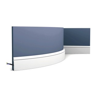 Flexible, weiße ORAC DECOR Sockelleiste SX165F AXXENT, ideal für gebogene Wände. 2 Meter lang.