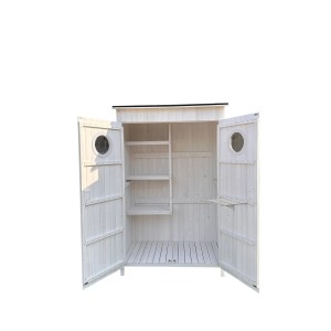 Offener, weißer Leco Gartenschrank Toni mit Regalen und Bullaugen in den Türen.