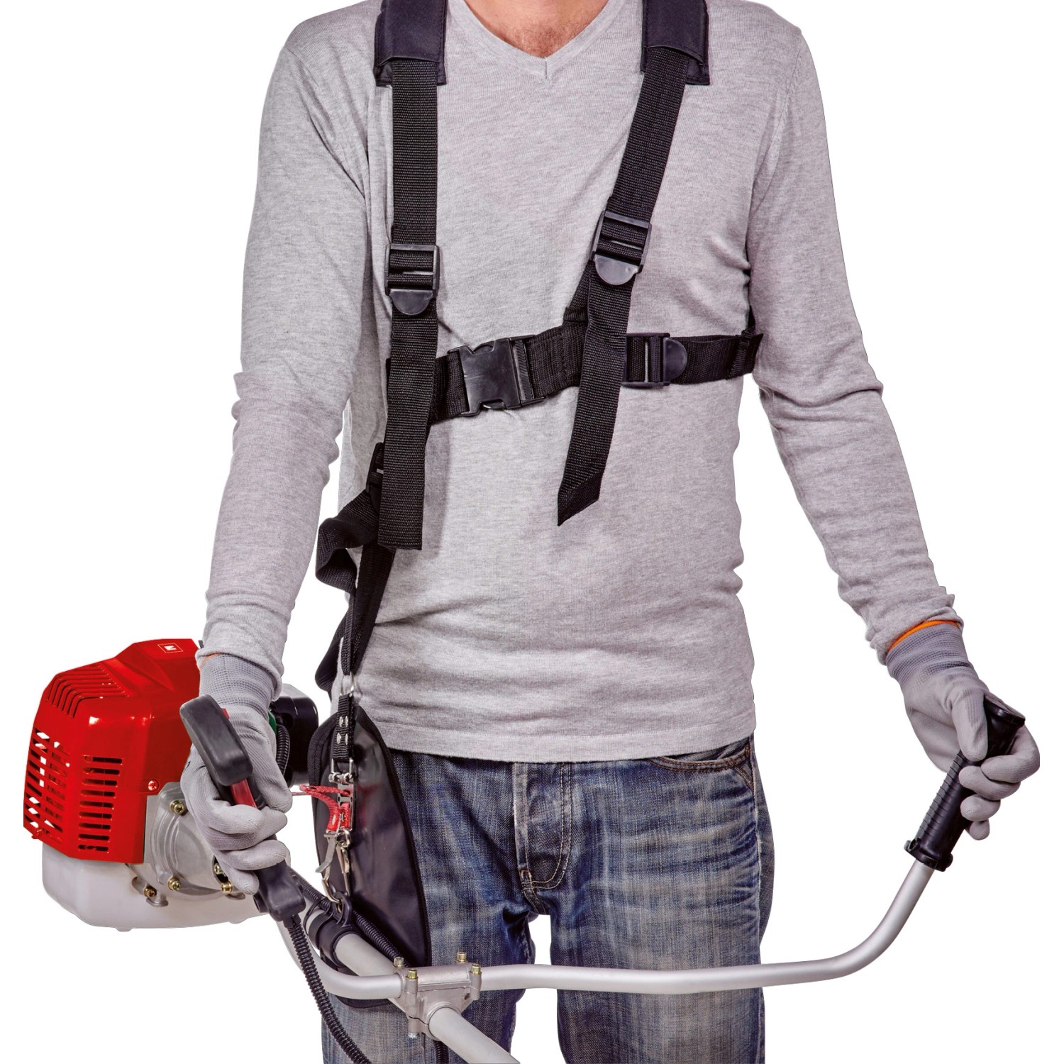 Einhell GC-BC 52 I AS Benzin-Sense mit Tragegurt in Nutzung.