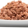 Catz Finefood Katzenfutter Huhn & Thunfisch auf weißem Teller.