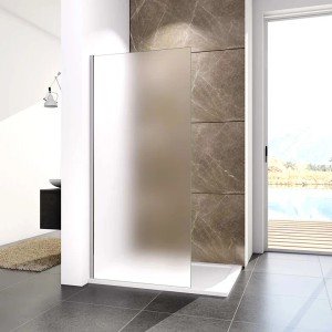 Walk-in Dusche 70x200cm mit Milchglas-Sicherheitsglas und hochglanz verchromtem Profil im modernen Bad.