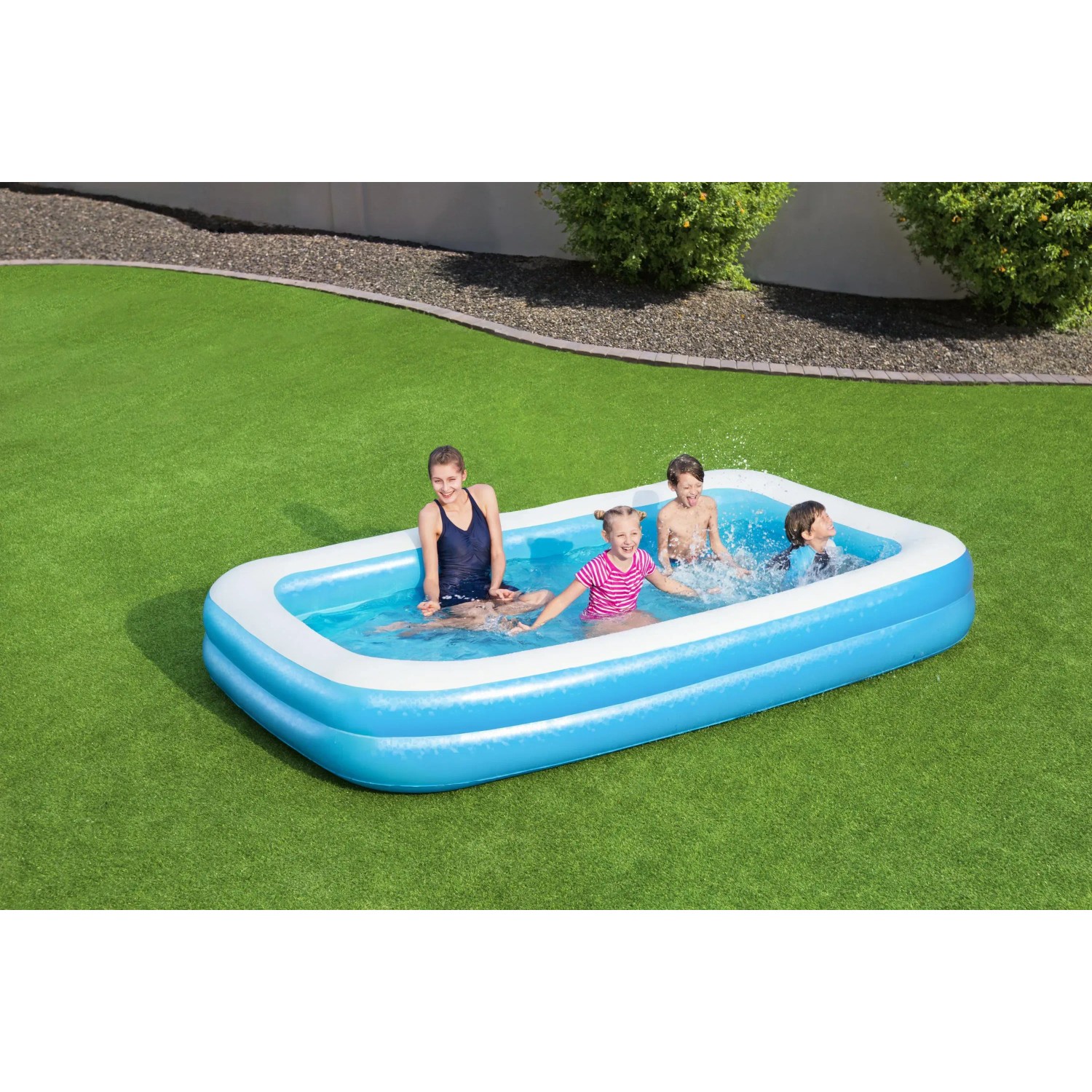 Blauer Bestway Family Pool, 305x183x46 cm, mit spielenden Kindern im Garten.