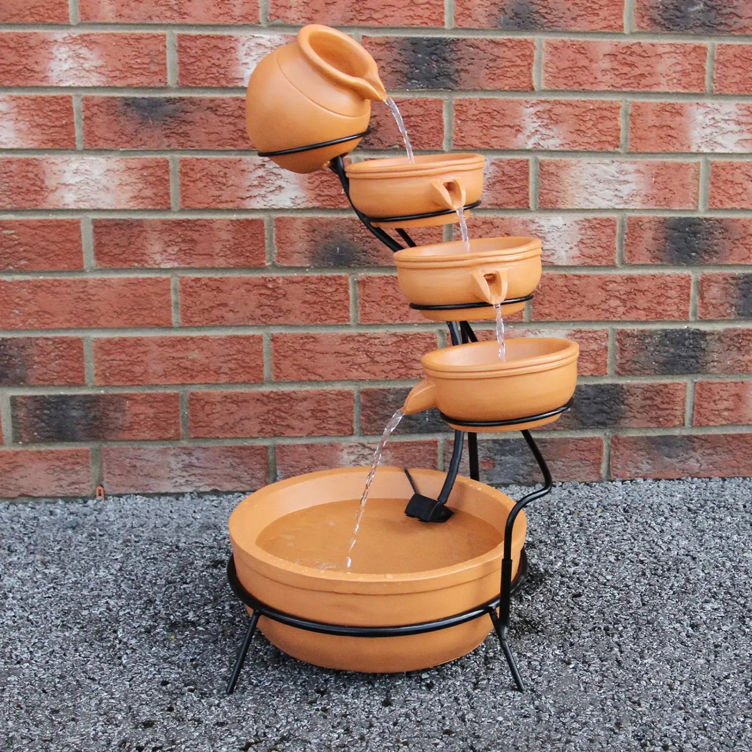 Monstershop Solar Kaskadenbrunnen aus Terrakotta mit Akku für den Garten.