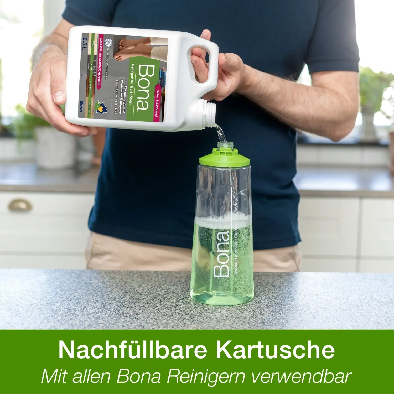 Bona Stein-, Fliesen- und Laminatreiniger wird in eine Kartusche gefüllt.