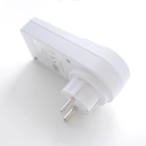 Weißer Vasner VAP Funk Steckdosenempfänger für Infrarotheizung im Detail.