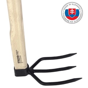 PROREGAL Hacke mit 120 cm Griff, ein Gartenhandgerät für die Bodenbearbeitung.