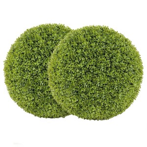 Zwei grüne, UV-beständige Costway Buchsbaumkugeln (40 cm) als Kunstpflanzen. Dichte, realistische Blätter für Dekoration.