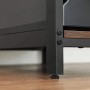 Detailaufnahme: Schwarzes Stahlgestell und verstellbare Füße des Vasagle Schreibtischs.