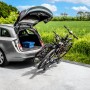 Eufab Fahrradträger Poker-F am Auto mit zwei Fahrrädern. Fahrradträger für Anhängerkupplung.