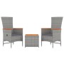 Graues 3-tlg. Garten Lounge Set aus Rattan und Akazienholz mit Tisch und Sesseln.