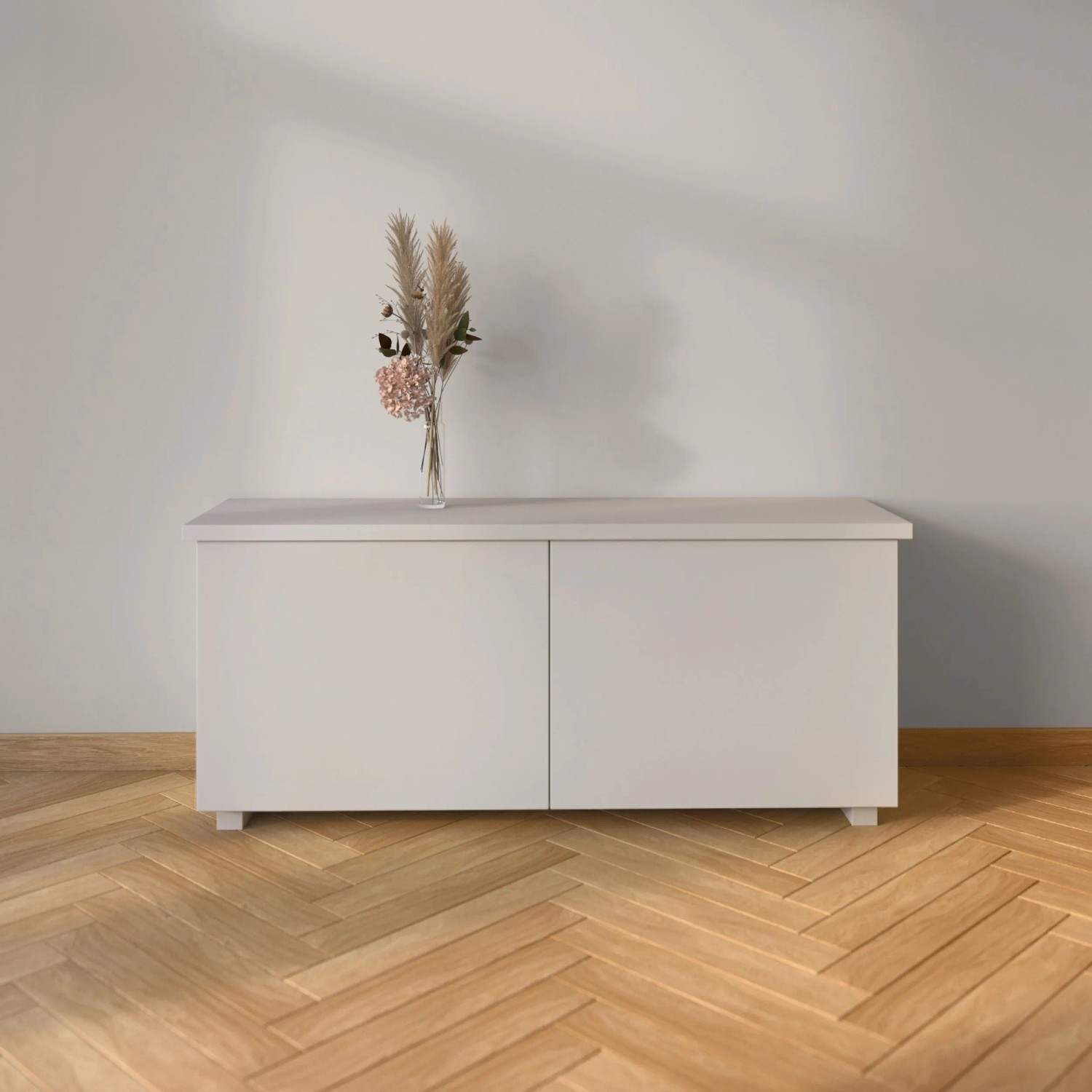 Schrank mit CREATE! by OBI Buntlack in Steingrau, seidenmatt. Dekoration mit Blumen.