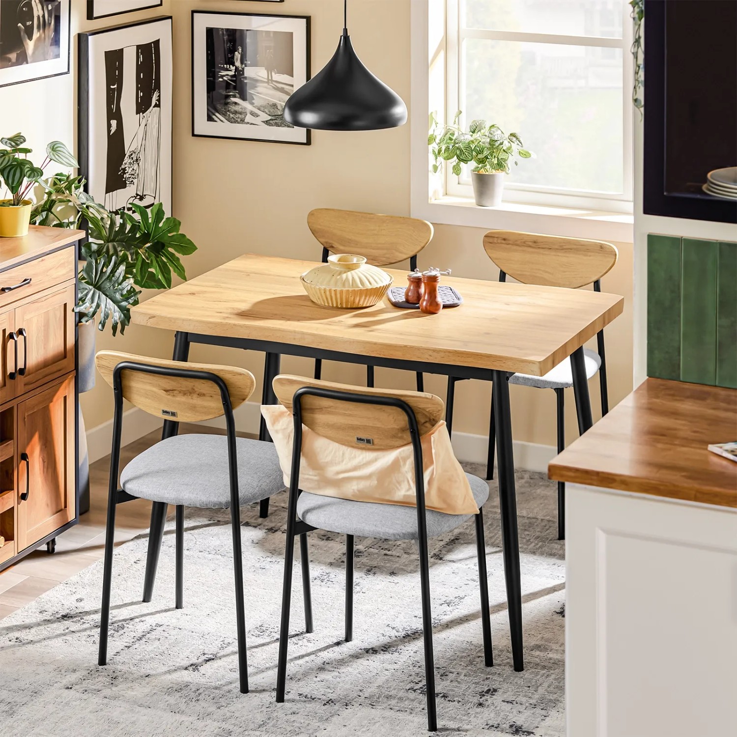 SoBuy Essgruppe mit Esstisch und 4 Stühlen, Holz und Stahl, platzsparendes Design.