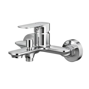 Emke Badarmatur für Badewannen Chrom mit Auslauf Wannenarmatur Einhebelmischer Brausebatterie