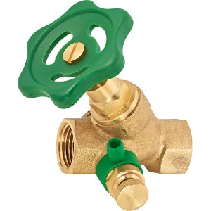 Schrägsitzventil Ø 18,6 mm aus Messing mit grünem Handrad zur Durchflussregulierung.