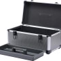 Offener LUX Aluminium Werkzeugkoffer in Silber/Schwarz mit Werkzeugablage.