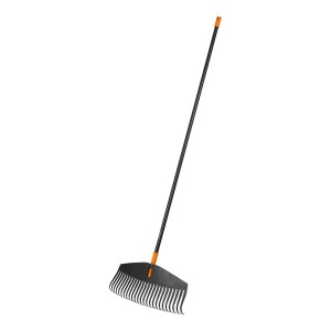 Fiskars Laubbesen Solid L: Breiter Laubrechen mit flexible Zinken für Garten und Hof.
