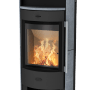 Schwarzer Fireplace Durago Kaminofen mit Specksteinverkleidung und brennendem Feuer.