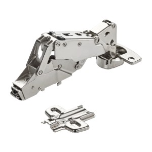 Vernickeltes SOTECH Weitwinkelscharnier 165 Grad Sensys 8657i mit Soft Close und Montageplatte für Möbel.