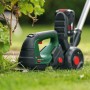 Bosch Verlängerung für Akku-Grasschere AdvancedShear 18V-10 im Einsatz auf Rasen.