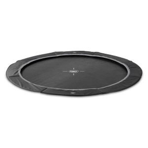 Schwarzes Exit InTerra Bodentrampolin, Ø 366 cm, ebenerdig im Rasen eingelassen.