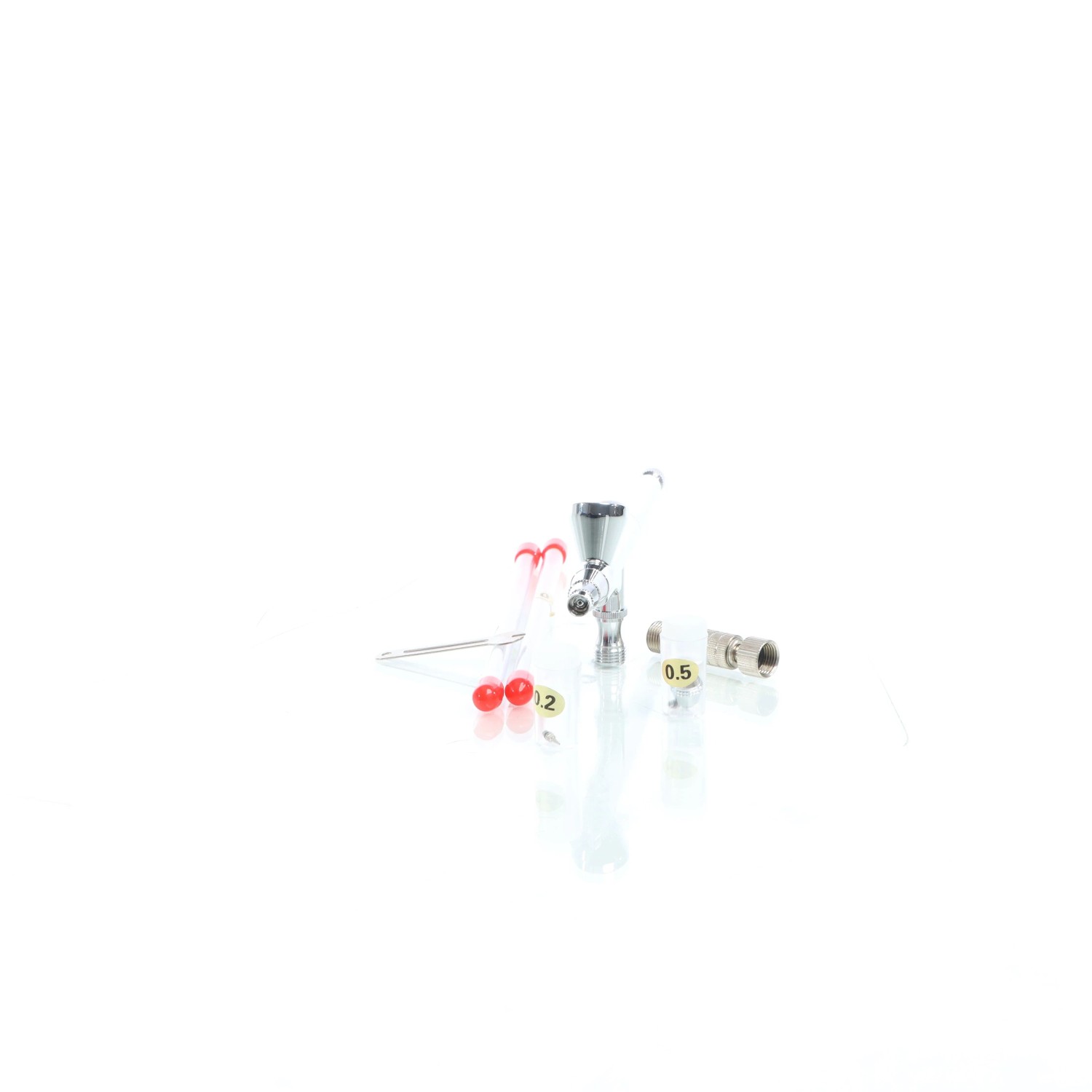 Wiltec Airbrush Pistole Typ 136T Double Action mit Farbbecher und Düsen (0,2-0,5mm) auf weißem Hintergrund.