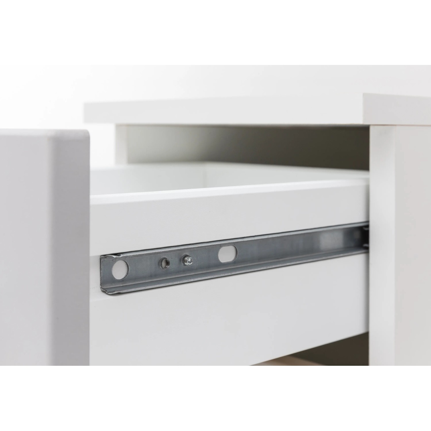 Detailaufnahme: Schublade des Held Möbel Hochschranks Molina, Wotaneiche/Graphitgrau, Badmöbel.