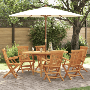 7-tlg. Garten-Essgruppe aus Teakholz mit ovalem Tisch und sechs Stühlen unter einem Sonnenschirm.