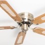 Extra flacher Deckenventilator Pepeo Kisa Deluxe, Messing Antik mit Eiche/Walnuss Flügeln.