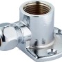 Verchromte Wandquetschverschraubung, 12 mm, Winkel, mit Wandscheibe und Gewindeanschluss.