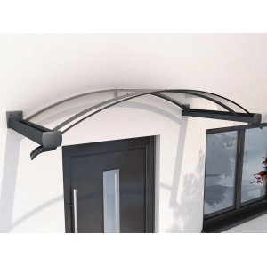 Anthrazitfarbenes Gutta Bogenvordach BV/B 200 aus Acrylglas und Aluminium über einer Haustür.