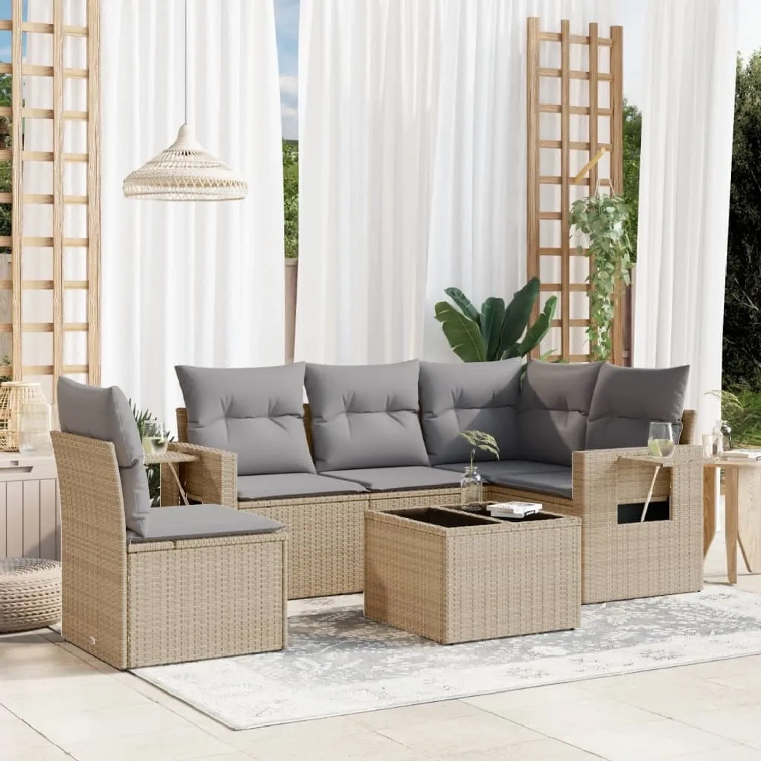 Beige 6-tlg. Garten-Sofagarnitur aus Polyrattan mit grauen Kissen und Tisch. Gartenmöbel für Terrasse und Garten.