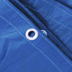 Detailaufnahme: Blaue Evolution Pool Abdeckplane mit Ösen für 300/320 cm Becken.