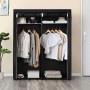 Schwarzer Songmics Stoffschrank (140x43x174 cm) mit Kleidung und Ablagen.