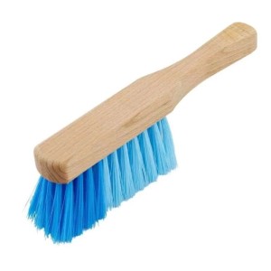 Galaflor Kinder Handfeger aus Holz mit blauen Kunststoffborsten, 18 cm.