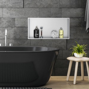 Eingebaute LuxeBath Wandnische aus Edelstahl in Silber, 60x30x10 cm, mit Duschutensilien im Badezimmer.