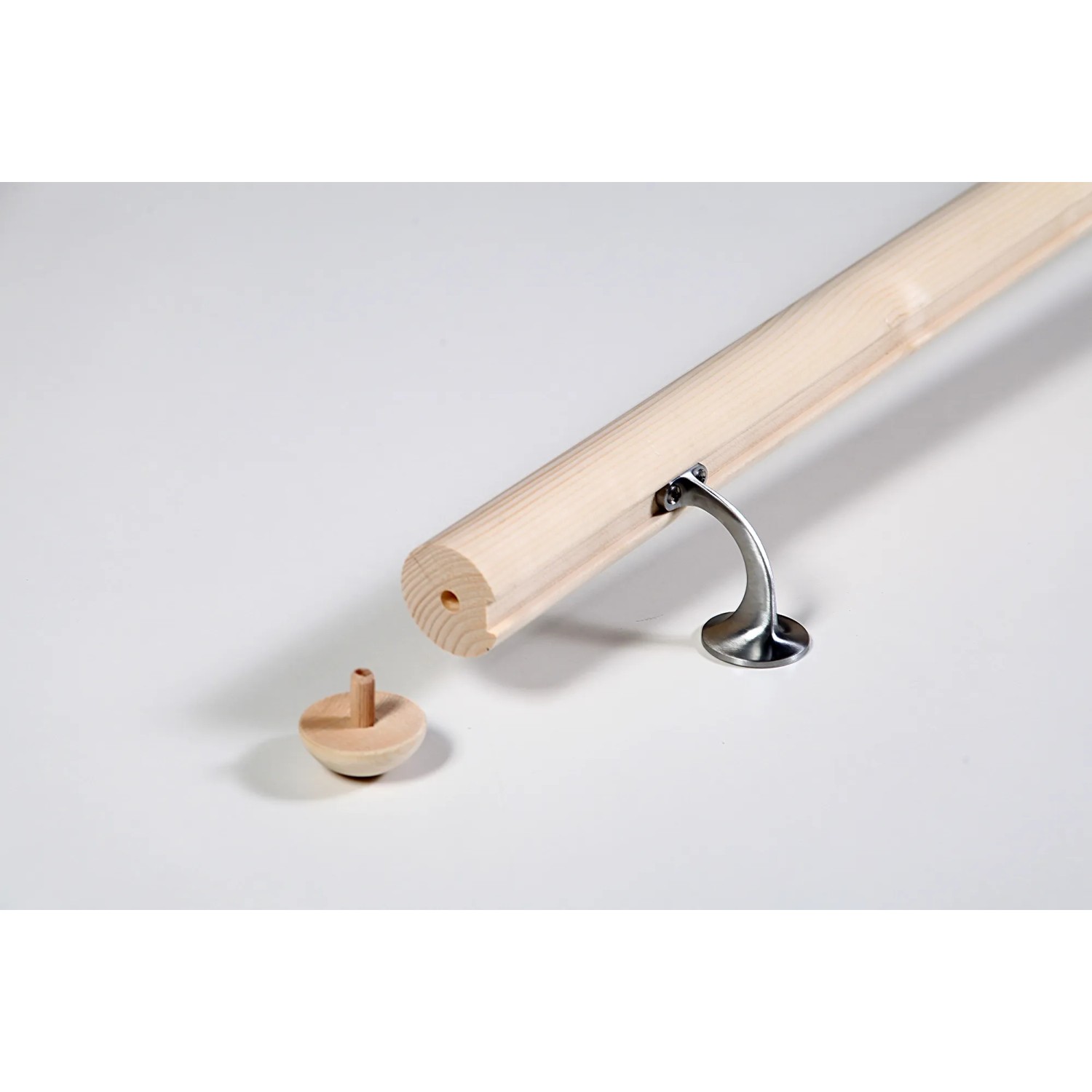 Handlauf Komplettset aus Fichte, 2000 mm lang, mit Halterung und Endstück.