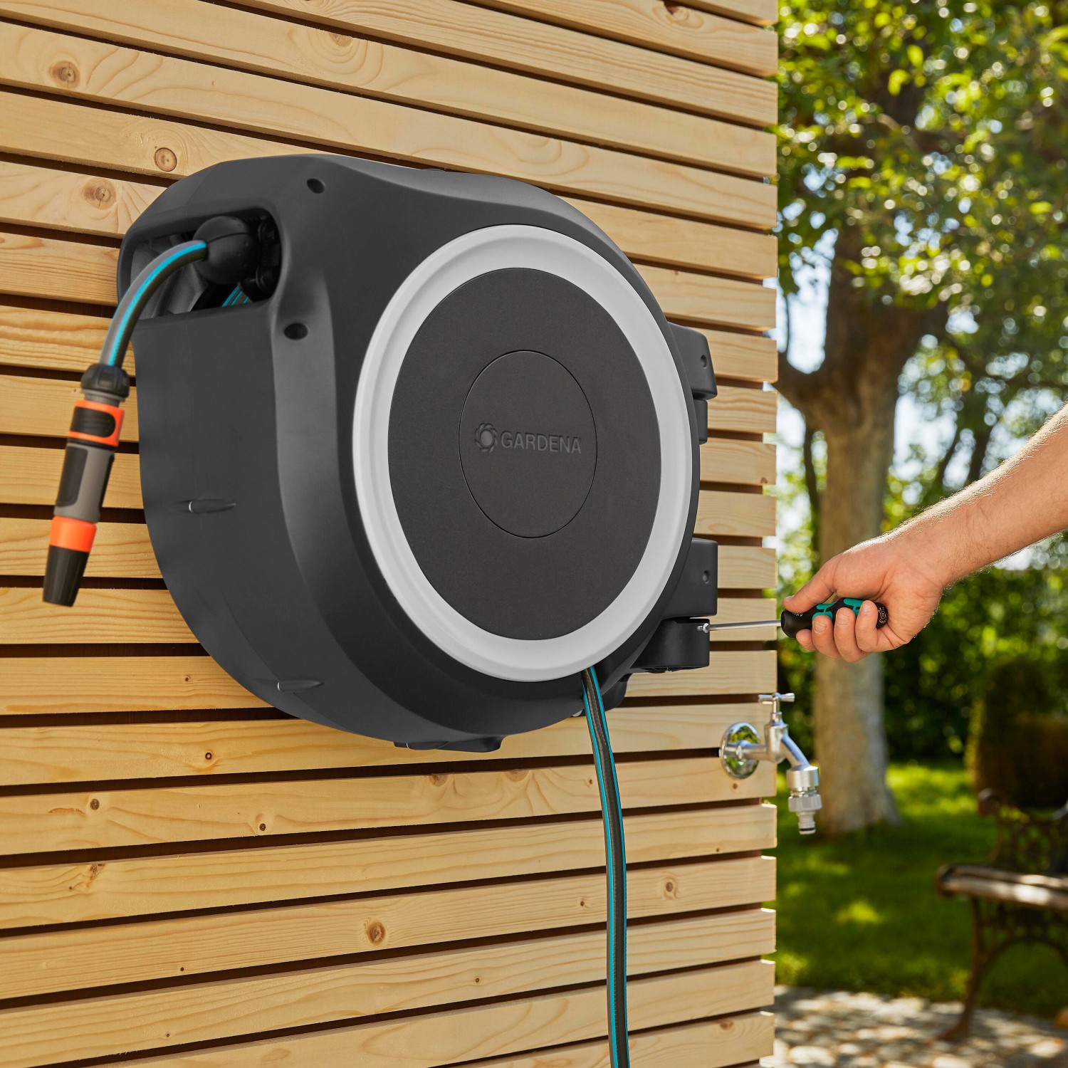 Gardena WandSchlauchbox XL 35 m & Reinigungsspritze bei OBI
