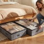 Graue Unterbett-Aufbewahrungsboxen mit transparentem Deckel unter Bett. Ideal für Kleidung und Textil-Aufbewahrung.