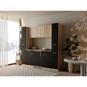Respekta Ingrid Singleküche 210 cm in Schwarz/Eiche Nordic mit Apothekerschränken, Kochfeld, Spüle und Kühlschrank.