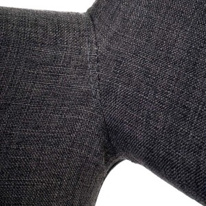 Nahaufnahme des dunkelgrauen Textilbezugs des MCW Esszimmerstuhls A50 II, mit feiner Naht. Polsterstuhl.