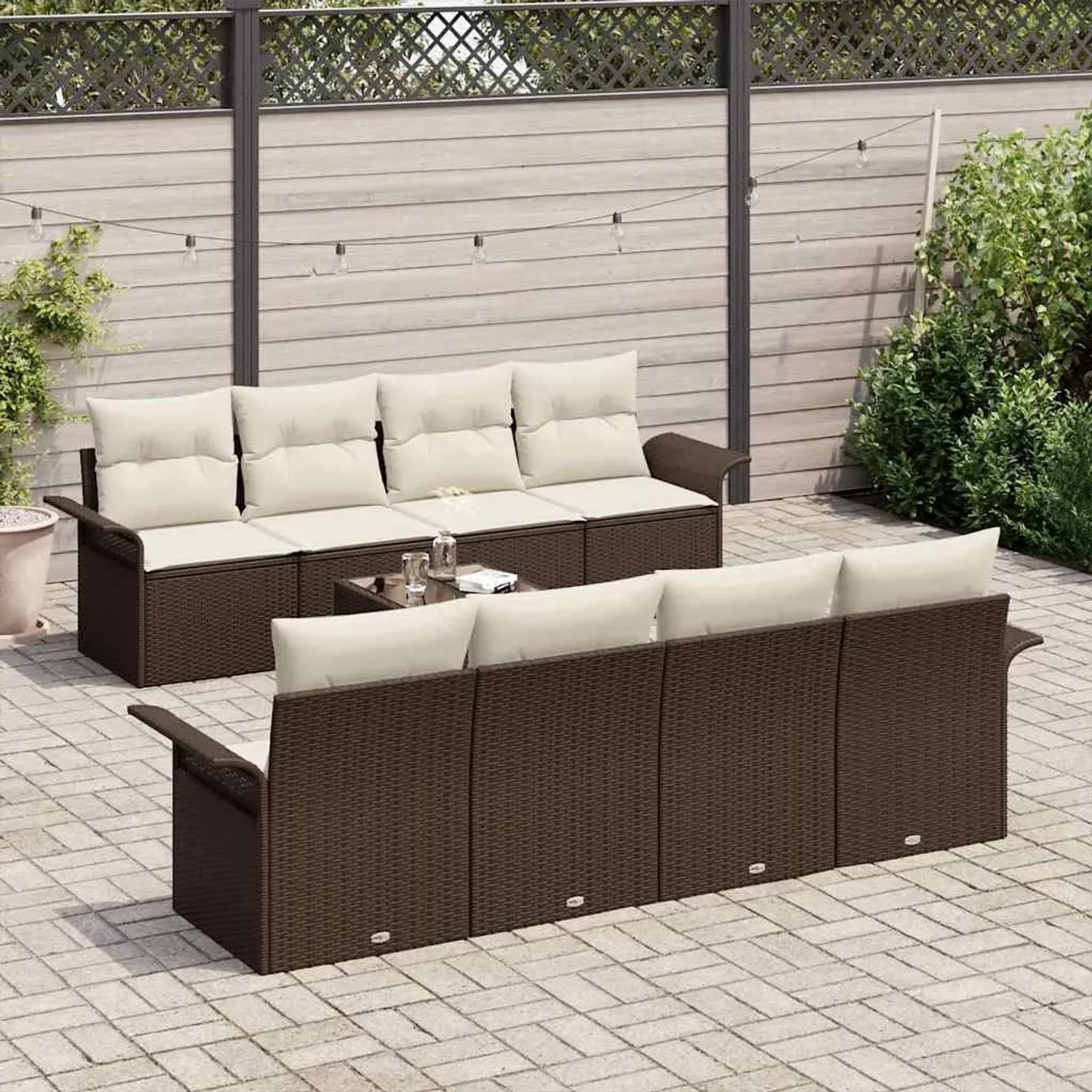 Braunes 9-teiliges vidaXL Garten-Sofa-Set aus Poly Rattan mit Tisch und beigen Kissen.