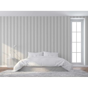 Schlafzimmer mit grauer Streifentapete "Romeo" von Tadessi. Moderne Vliestapete für stilvolle Wandgestaltung.